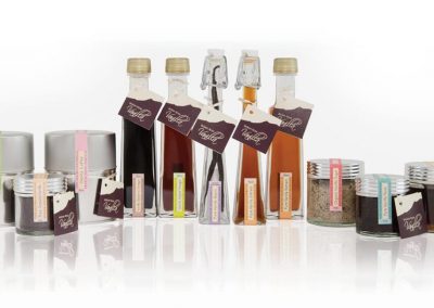 fmcg-packaging-vanilla-bottles-jar-tins